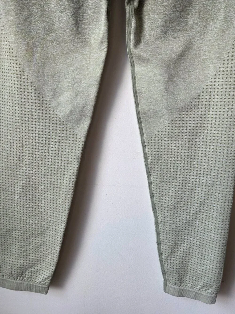 EUC LIKE NEW BUTT LIFTING LEGGINGS WORKOUT SIZE L